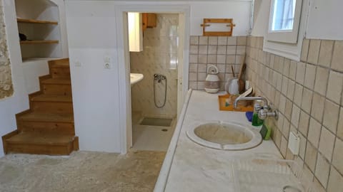 Στούντιο σε πέτρινο σπίτι, κοντά σε παραλία Apartment in Messenia