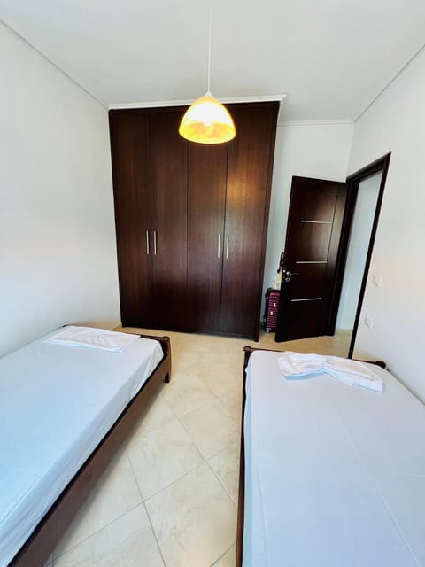 Bed, Photo of the whole room, Bedroom, wardrobe