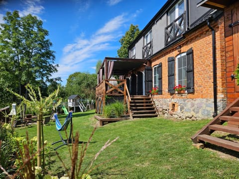 Property building, Spring, Day, Natural landscape, Garden, Garden view
