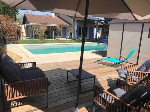 Pool view, Swimming pool, sunbed