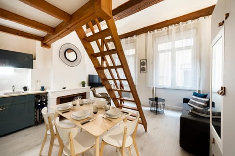 All in Lyon | Appartement cosy avec mezzanine Lyon centre Apartment in Lyon