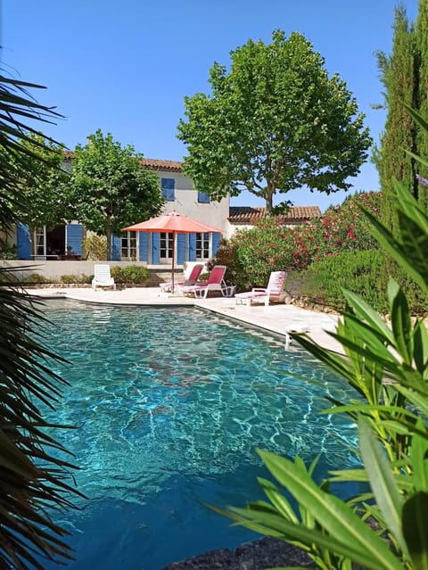 Property building, Garden view, Pool view, Swimming pool