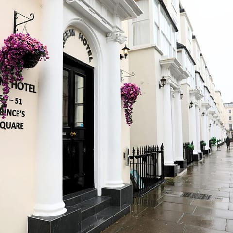 Property building, Facade/entrance