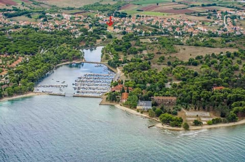 Property building, Natural landscape, Bird's eye view, Beach, Sea view