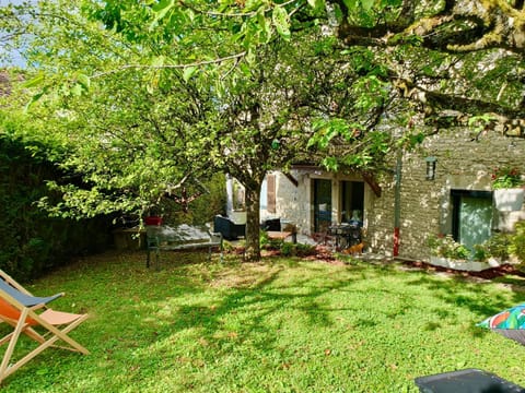 Property building, Patio, Patio, Garden, Garden, Garden view