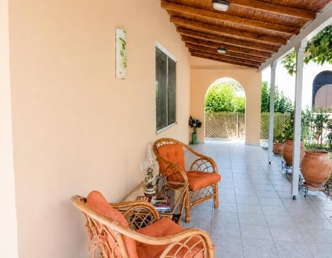 Patio, Day, Garden, View (from property/room), Balcony/Terrace, Seating area, Garden view