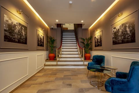 Facade/entrance, Internal: Not applicable to any particular room