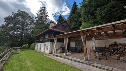 Property building, Natural landscape, Balcony/Terrace, Garden view
