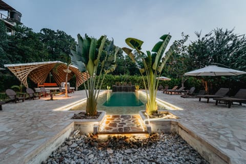 Property building, Garden view, Pool view, Swimming pool