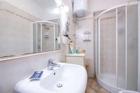 Shower, Bathroom, Bath