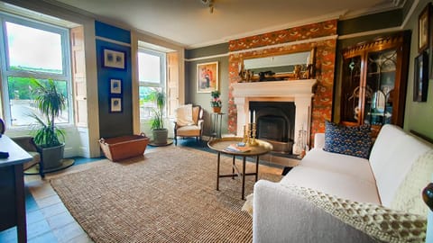 Living room, Seating area, flat iron