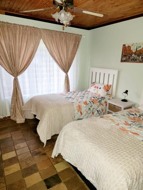 Bed, Bedroom, fireplace