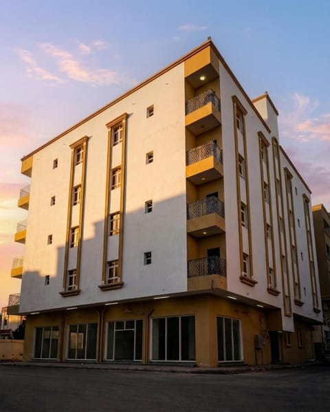Property building, Off site, On site, Location