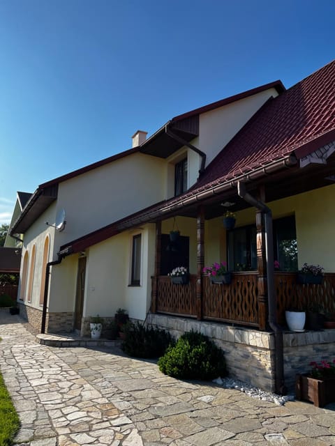 Property building, Day