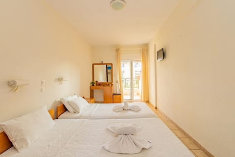 TV and multimedia, Photo of the whole room, towels