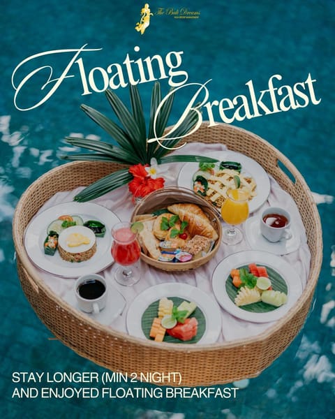 Swimming pool, Breakfast