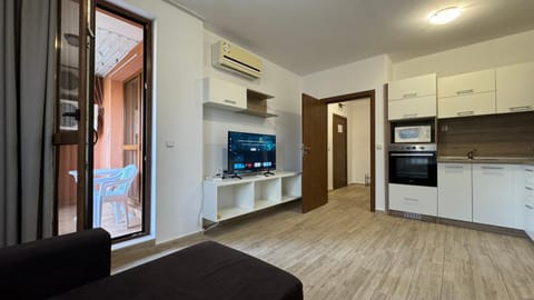 TV and multimedia, Living room, air conditioner