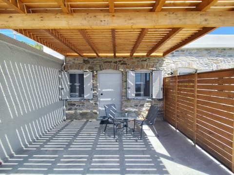 Patio, Day, Balcony/Terrace