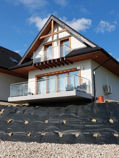 Property building, Day