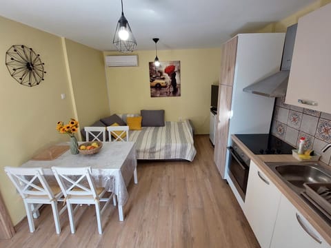 Mexicana Apartment Yellow Apartment in Zadar