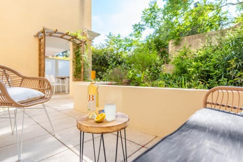 Patio, Day, Garden, Balcony/Terrace, Garden view