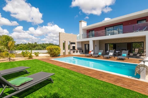 Property building, Garden, Garden, Swimming pool