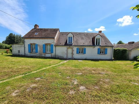 Maison solognote calme et boisée, proche châteaux Loire, golf, vélos, ping-pong - FR-1-590-34 House in Centre-Val de Loire