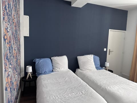 Charmant Studio en Centre Historique avec Terrasse Privée et Tout Confort - FR-1-489-460 Apartment in Moulins