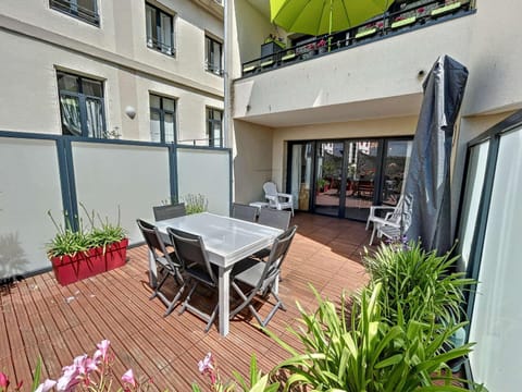 Appartement PMR avec Terrasse au Cœur de Granville, Proche Plage et Port - FR-1-361-508 Apartment in Granville