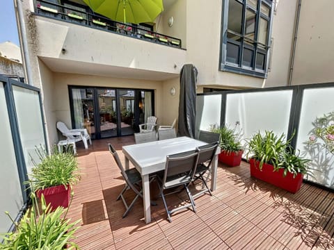 Appartement PMR avec Terrasse au Cœur de Granville, Proche Plage et Port - FR-1-361-508 Apartment in Granville