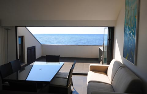 Living room, Sea view