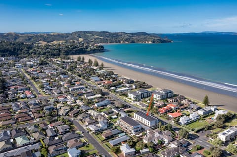Neighbourhood, Bird's eye view, Beach, Location