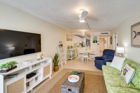 Ocean-View Key Colony Beach Condo with Pool Access! Apartment in Key Colony Beach