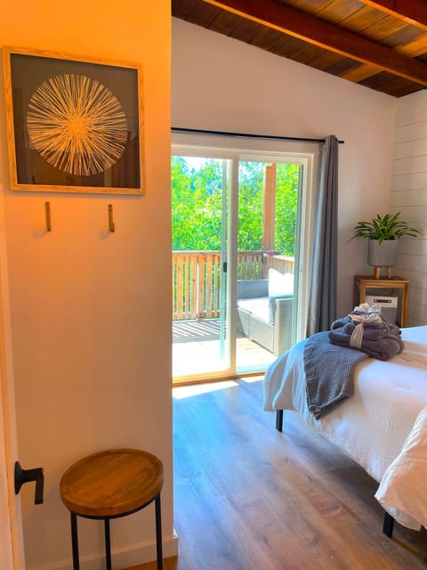 Bed, View (from property/room), Balcony/Terrace, Photo of the whole room, Bedroom