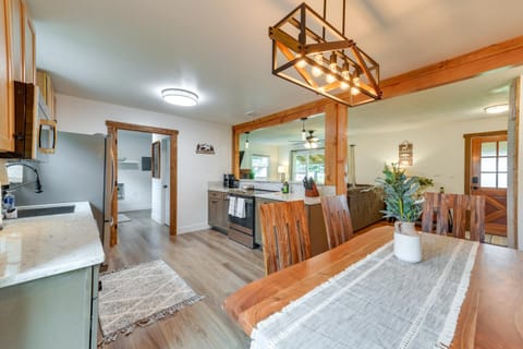 Teton Valley Getaway Fenced Yard, Grill House in Ashton