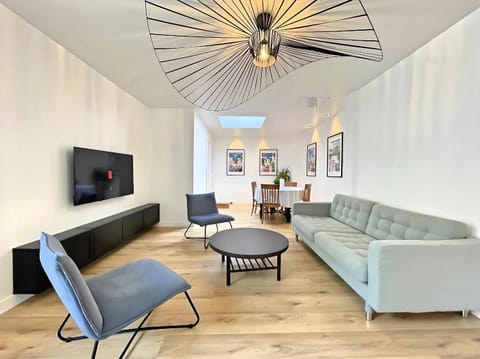 TV and multimedia, Living room, Seating area