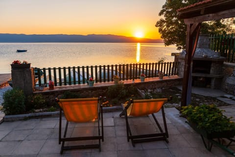 Natural landscape, View (from property/room), Seating area, Lake view, Lake view, Sunset, fireplace, sunbed, sunbed