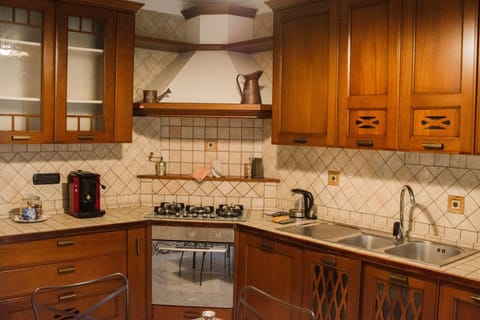 Coffee/tea facilities, Kitchen or kitchenette, dishwasher, minibar, pet friendly, stove