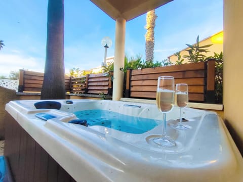 Patio, Hot Tub, Hot Tub