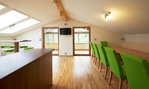 Property building, TV and multimedia, Seating area, Dining area