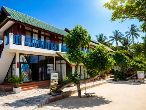 Property building, Day