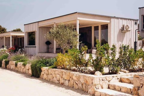 TINY BEACH HOUSE 11 BUQEZ, Drage Sea & Sunset View, Terrace House in Šibenik-Knin County, Croatia