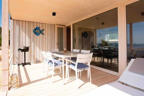 TINY BEACH HOUSE 11 BUQEZ, Drage Sea & Sunset View, Terrace House in Šibenik-Knin County, Croatia