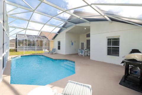 Patio, BBQ facilities, Pool view, Swimming pool, Swimming pool, sunbed