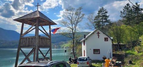 Property building, Day, Natural landscape, Lake view, Mountain view, Parking