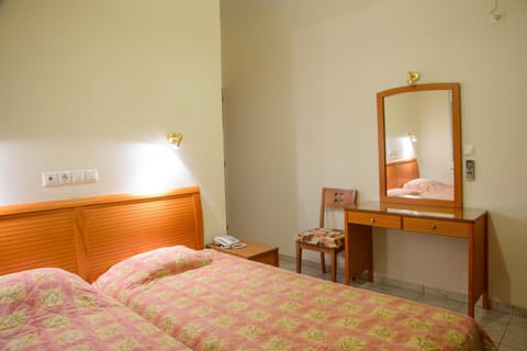 Photo of the whole room, Decorative detail, Bedroom