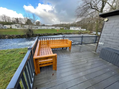 Stunning 3 Bed Riverside Cabin in Snowdonia Cabin in Wales