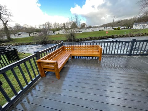 Stunning 3 Bed Riverside Cabin in Snowdonia Cabin in Wales