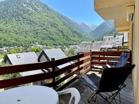 Natural landscape, Balcony/Terrace, Dining area, Mountain view