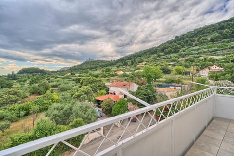 Natural landscape, Balcony/Terrace, Mountain view